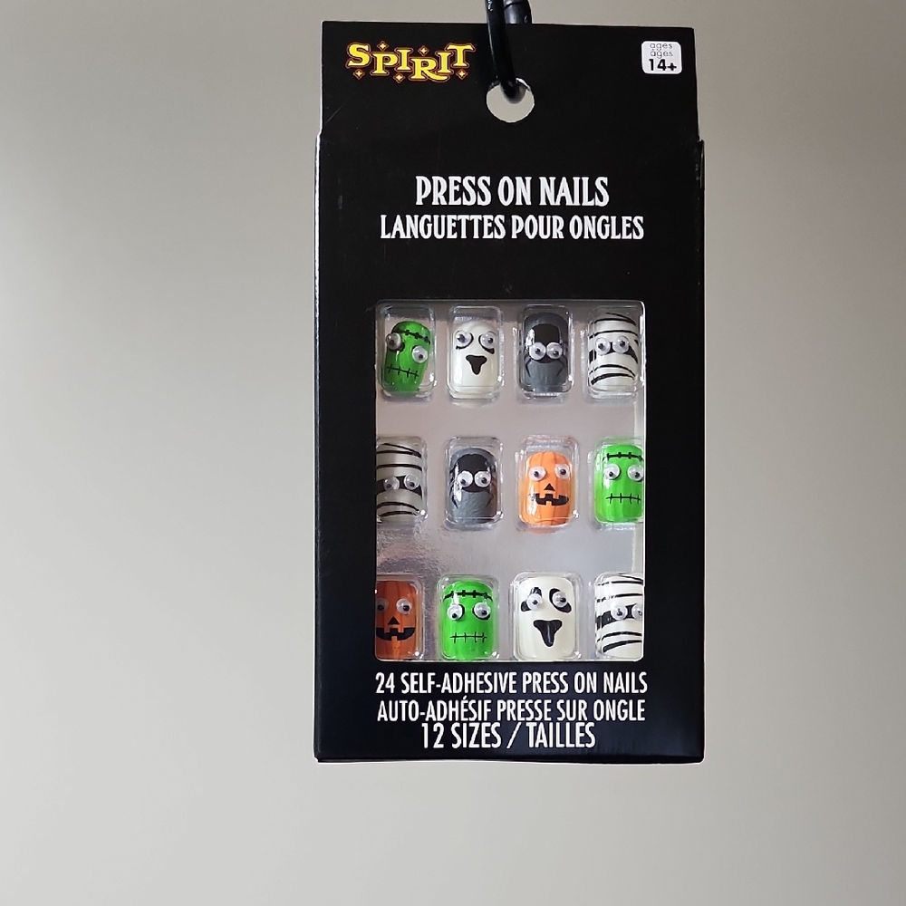 Spirit Halloween Press On Nails - Green, Orange, Black